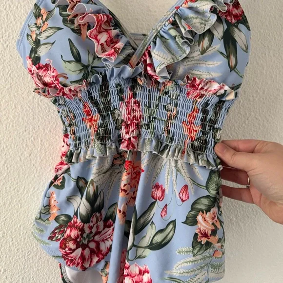 Chicwish Ruffled Floral Shirring Swim One-Piece Large NEW Soft Girl Romantic - Picture 4 of 15